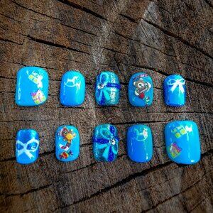 Frosty Gift Small Square Press on Nails